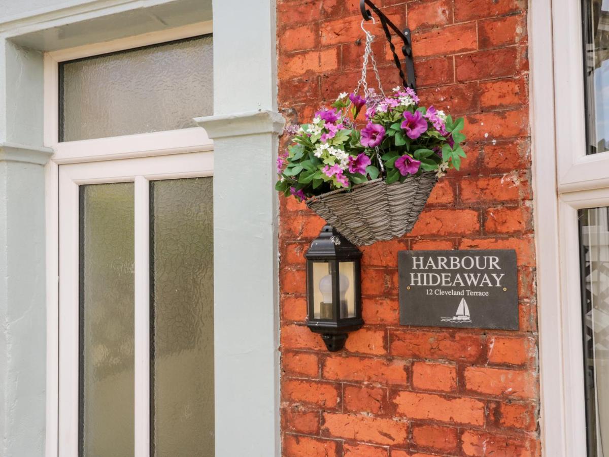 Villa Harbour Hideaway à Whitby Extérieur photo